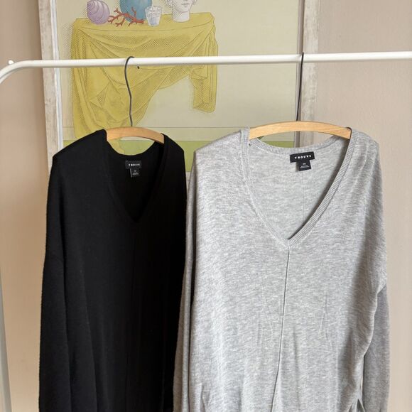 Everyday V-Neck Sweater (Set of 2) - Picture 4 of 12